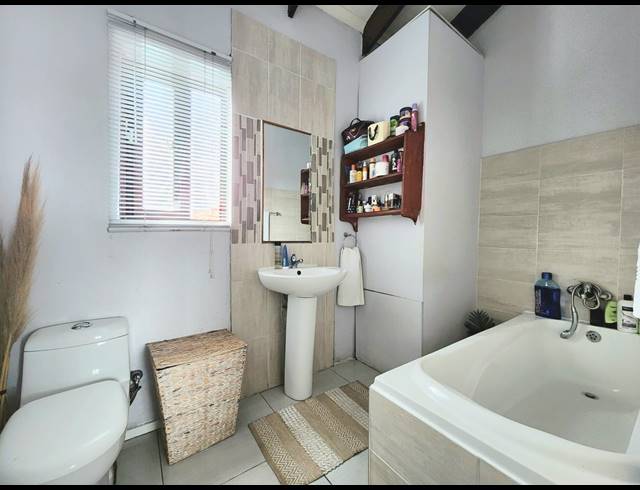 2 BEDROOM APARTMENT FOR SALE IN HONEYDEW